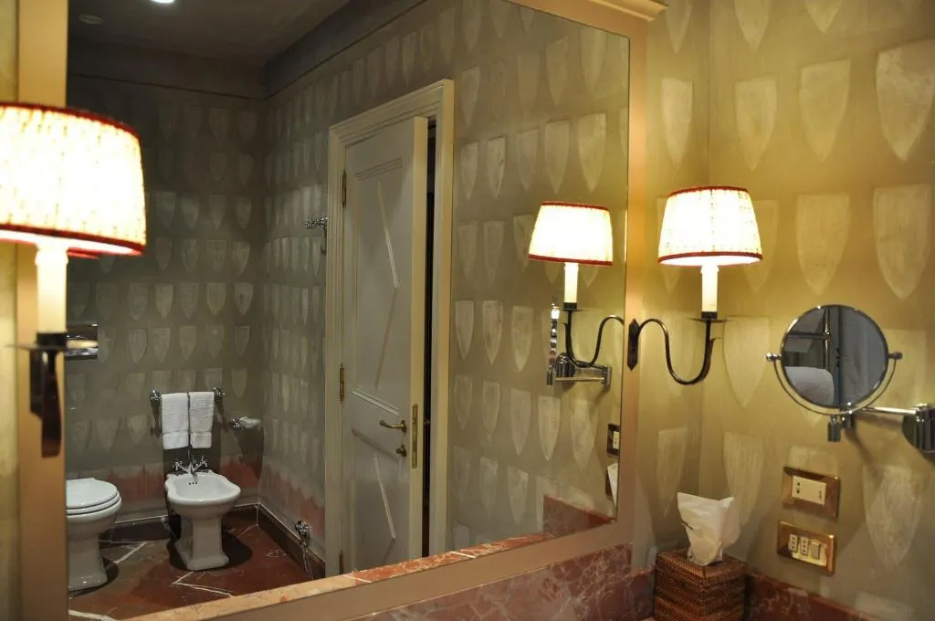 Room, Antica Torre di via de Tornabuoni 1, Florence