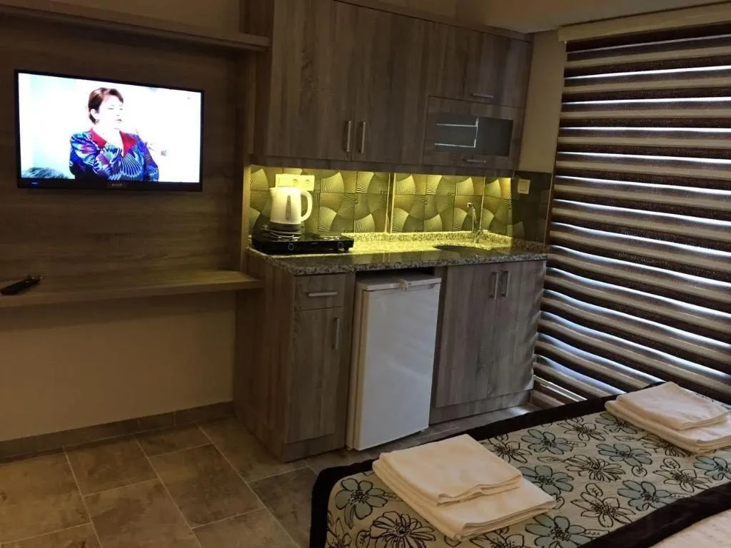 Room, Street61 Studios, Dalaman