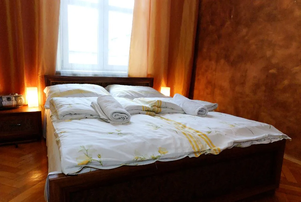 APARTMENT CAPACITY 4 ONE BEDROOM Room, P&J Tourist Apartments, Krakow