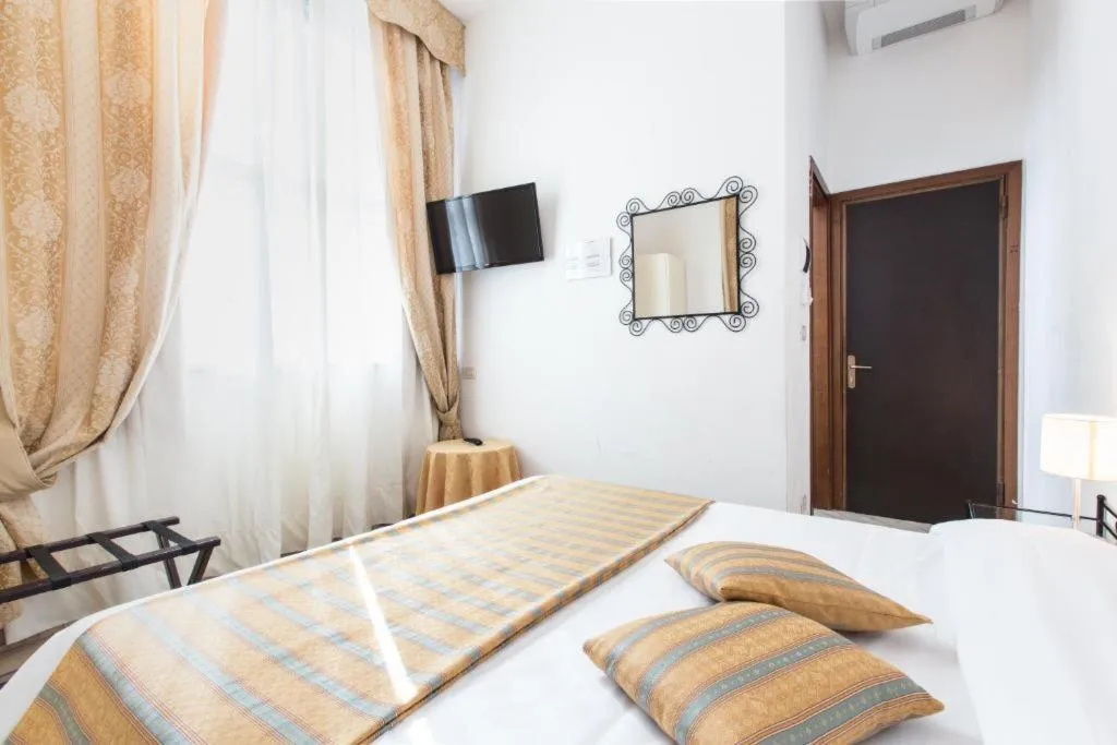 Double or Twin STANDARD Room, Agli Artisti, Venice