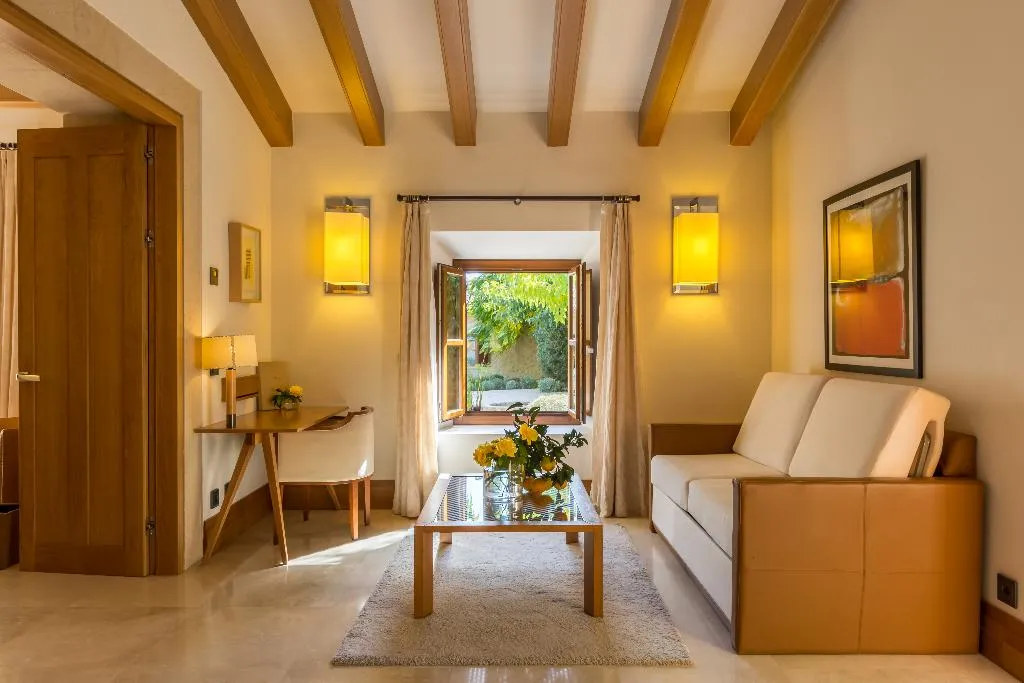 SUITE STANDARD Room, Castell Son Claret, Majorca