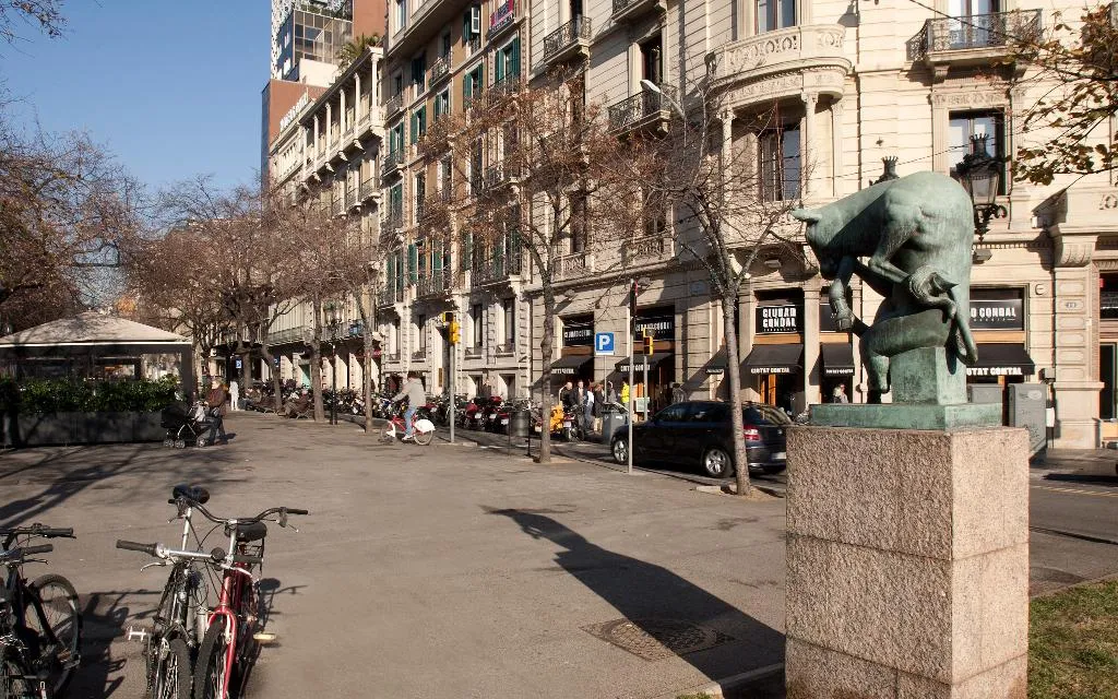 Sports and Entertainment, Onix Rambla, Barcelona