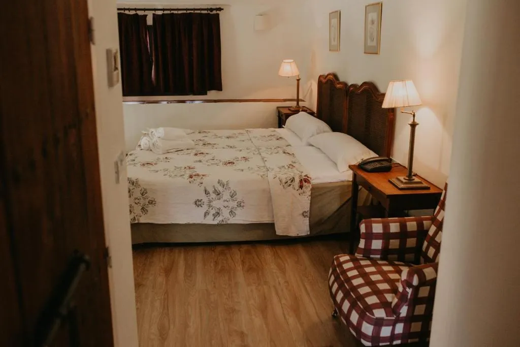 JUNIOR SUITE CAPACITY 4 Room, Hotel Posada De Valdezufre, Seville