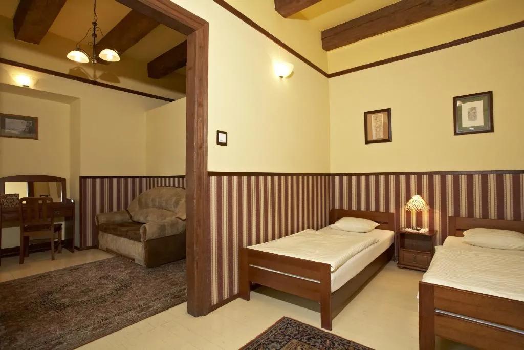 QUADRUPLE STANDARD Room, Globtroter Guest House, Krakow