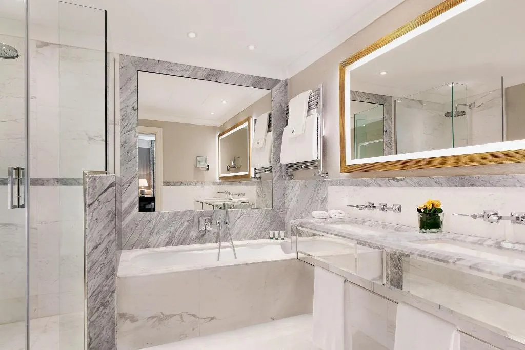 Room, The Westin Palace Milan, Milan