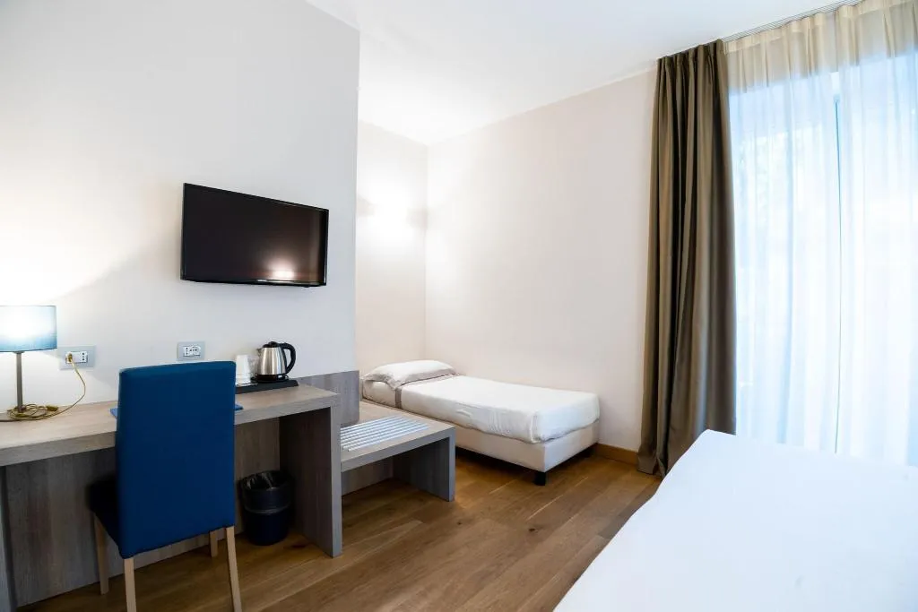TRIPLE DELUXE Room, Albergo Centrale, Milan