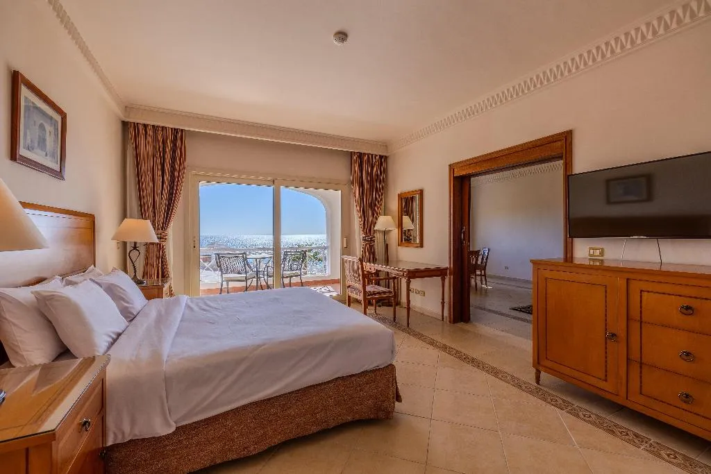 SUITE SEA VIEW WITH BALCONY Room, Continental Plaza Beach, Red Sea Riviera
