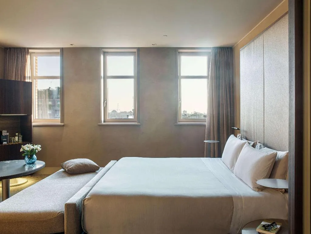 DOUBLE SUPERIOR KING BED Room, Me Milan Il Duca, Milan