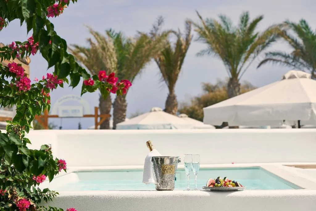 SUITE LUXURY Room, Nikki Beach Resort & Spa Santorini, Athens