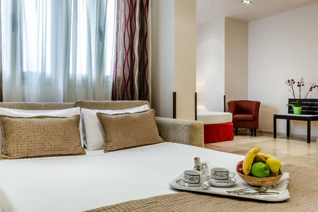 FAMILY ROOM STANDARD Room, Exe Suites 33, Madrid