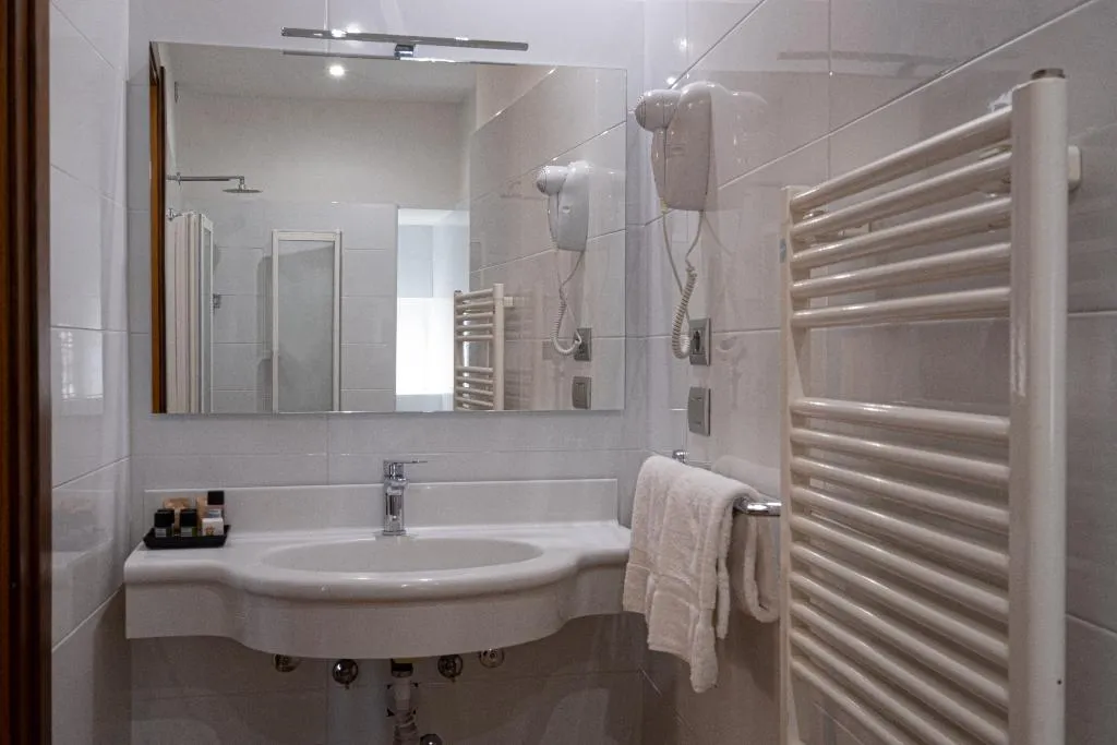DOUBLE SUPERIOR Room, Hotel Bosone Palace, Umbria