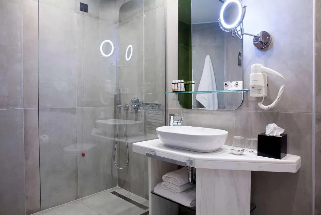 Room, ZEUS Essence Wyndham Athens Residence, Athens