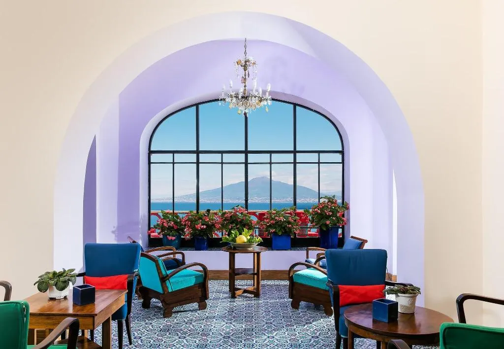 Lobby, Minerva, Naples