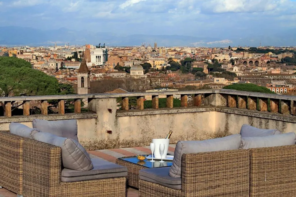 Terrace, Domus Monamì Luxury Suites, Rome