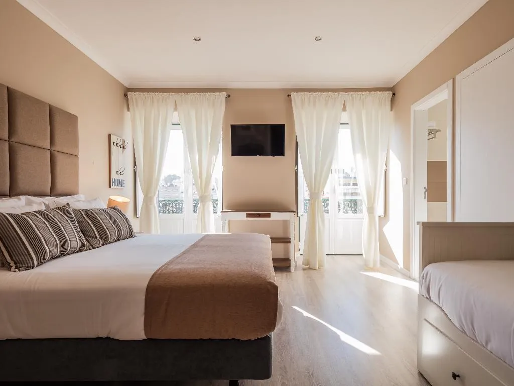 DOUBLE SUPERIOR Room, Vila Garden Guesthouse, Lisbon
