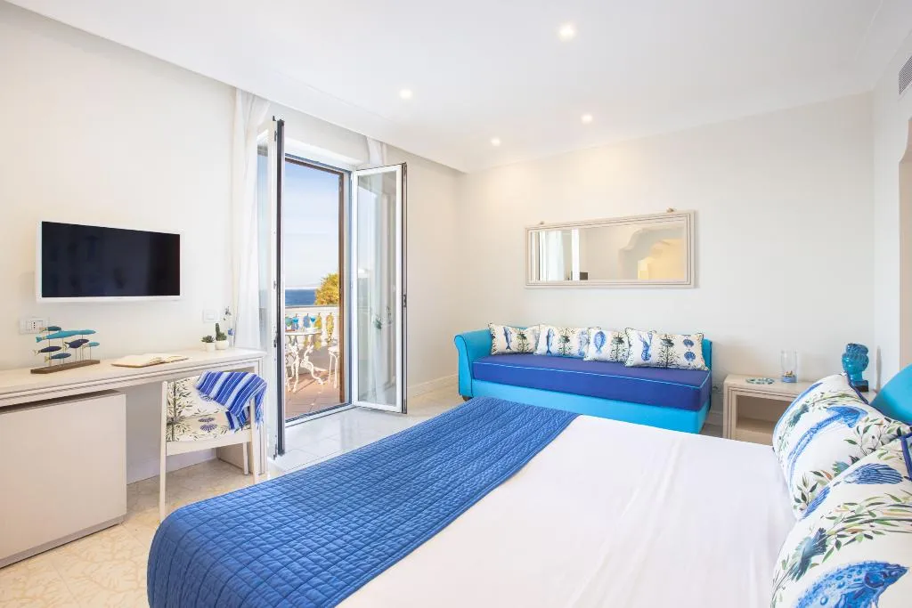 FAMILY ROOM SEA VIEW TWO BEDROOMS Room, Hotel Corallo Sorrento, Naples