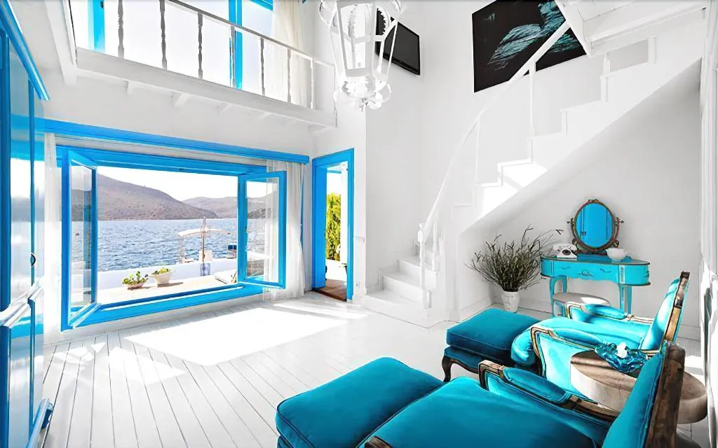 Room, Sabrina's Haus, Dalaman