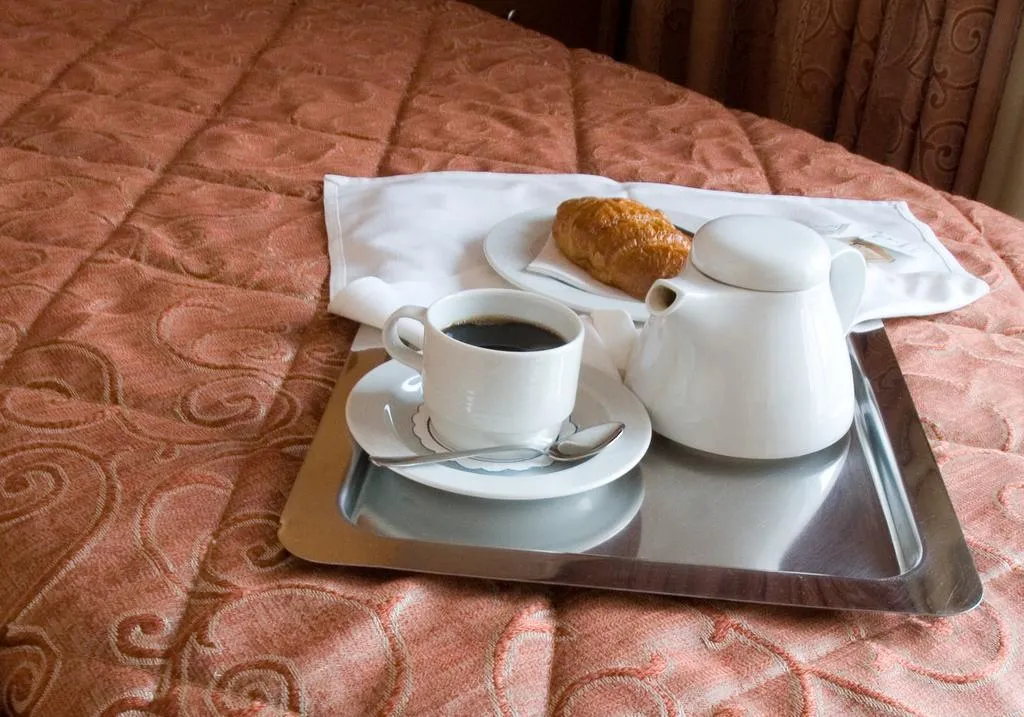 TRIPLE STANDARD Room, Crystal City, Athens
