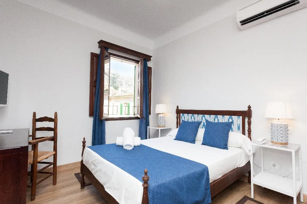 Double or Twin STANDARD Room, El Guia, Majorca