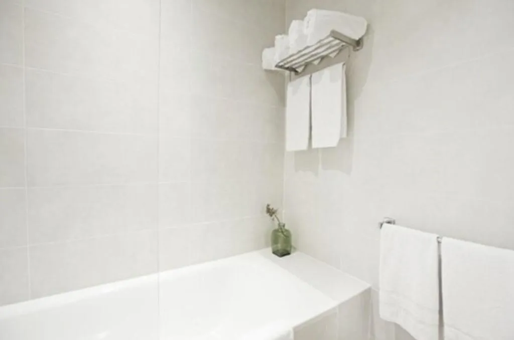 Room, Som Nit Born, Barcelona