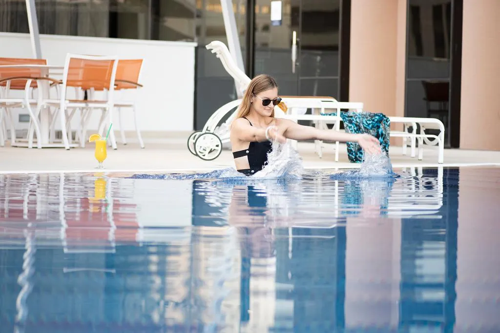 Pool, Novotel Sharjah Expo Centre, Dubai