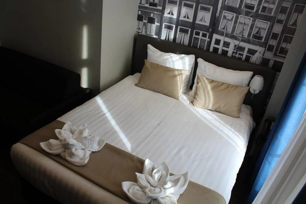 TWIN DELUXE Room, Royal Amsterdam Hotel, Amsterdam