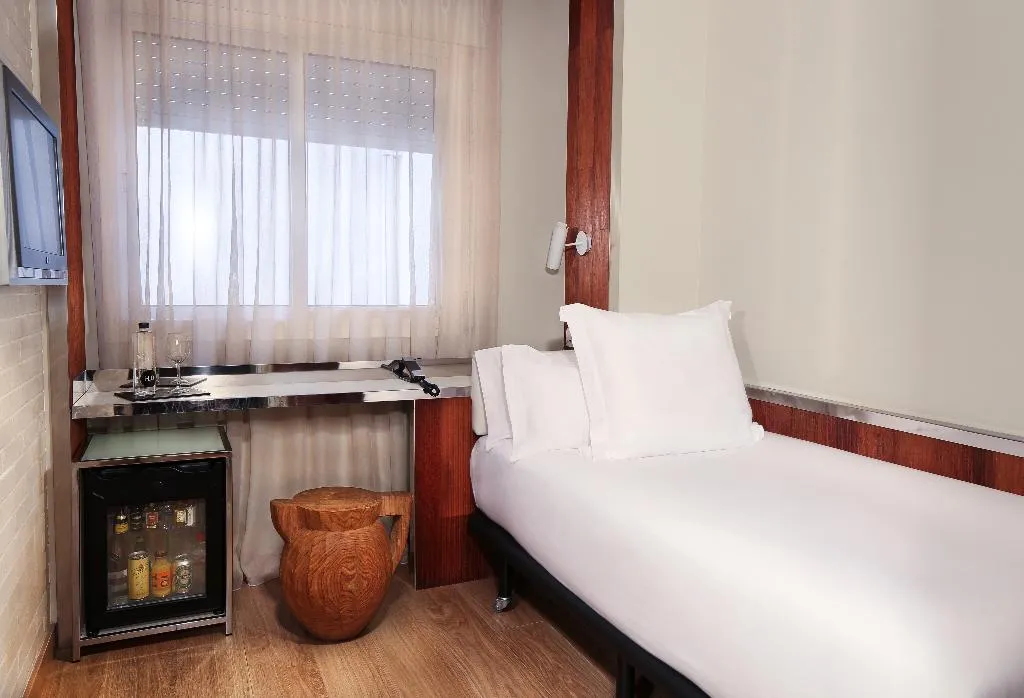 SINGLE STANDARD Room, Balmes, Barcelona
