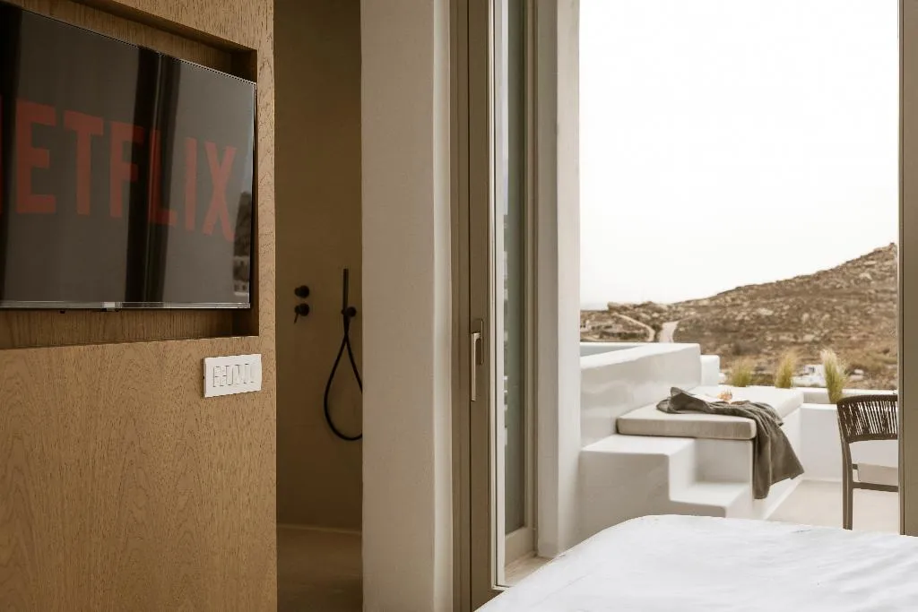 SUITE DELUXE WITH JACUZZI Room, Mykonos Flow - Super Paradise, Mykonos