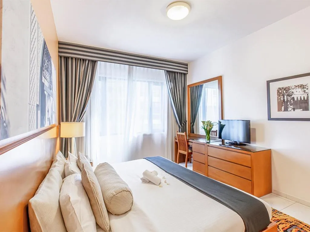 APARTMENT PREMIER Room, Golden Sands Hotel Apartments, Dubai