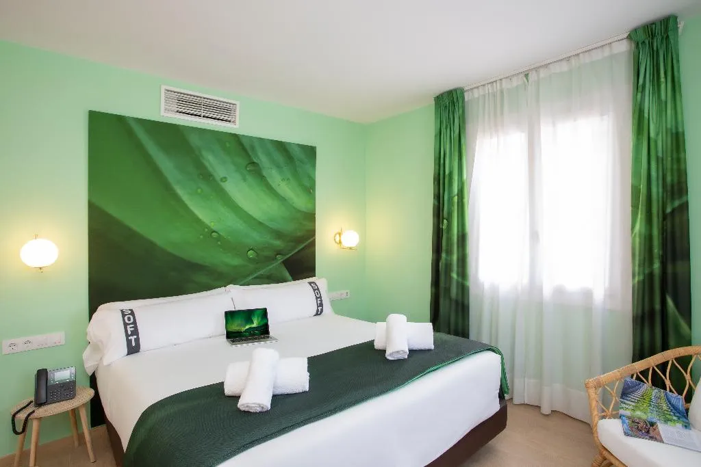 DOUBLE STANDARD Room, Casual Colours Barcelona, Barcelona
