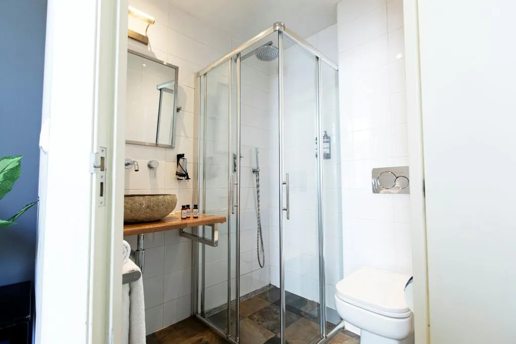 TWIN STANDARD Room, Quentin Golden Bear Hotel, Amsterdam