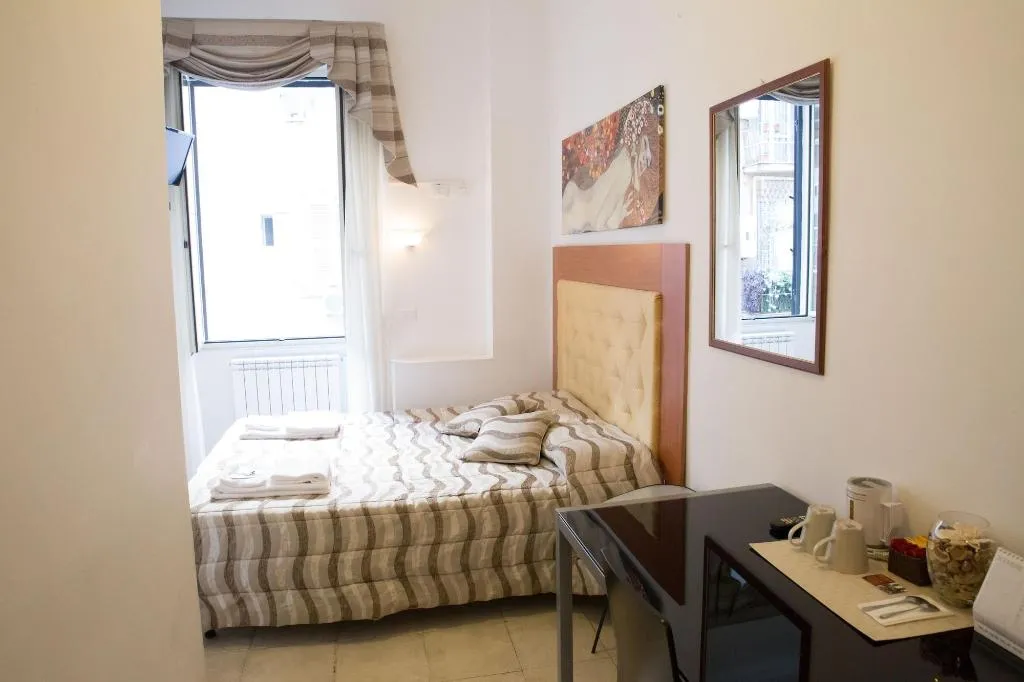 Room, B&B Oasi, Naples