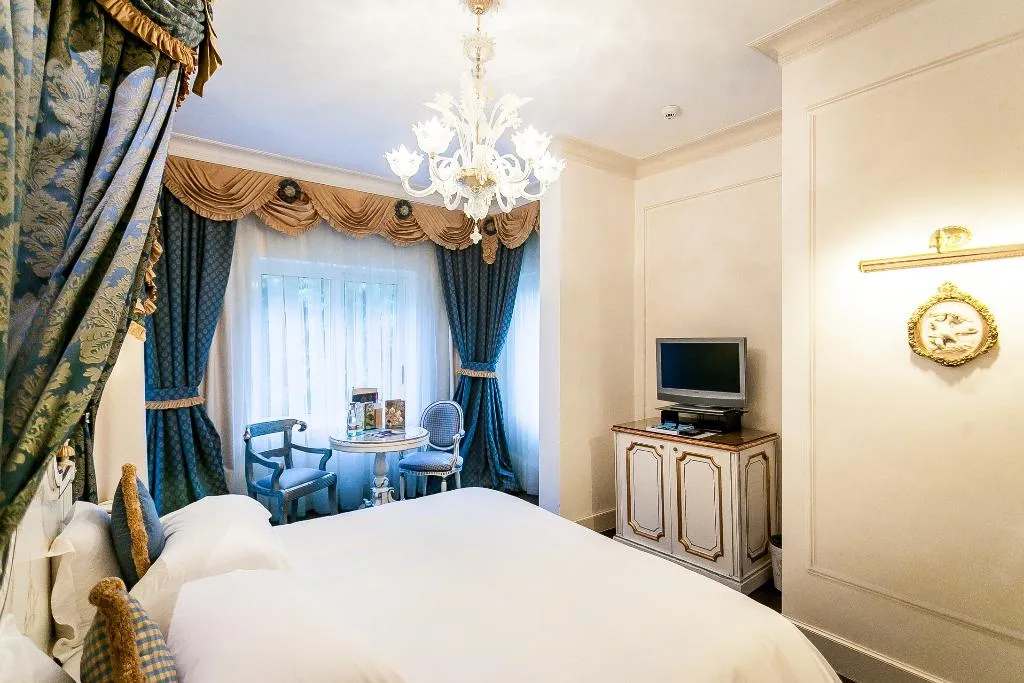 DOUBLE SUPERIOR PARK VIEW Room, Villa e Palazzo Aminta, Milan