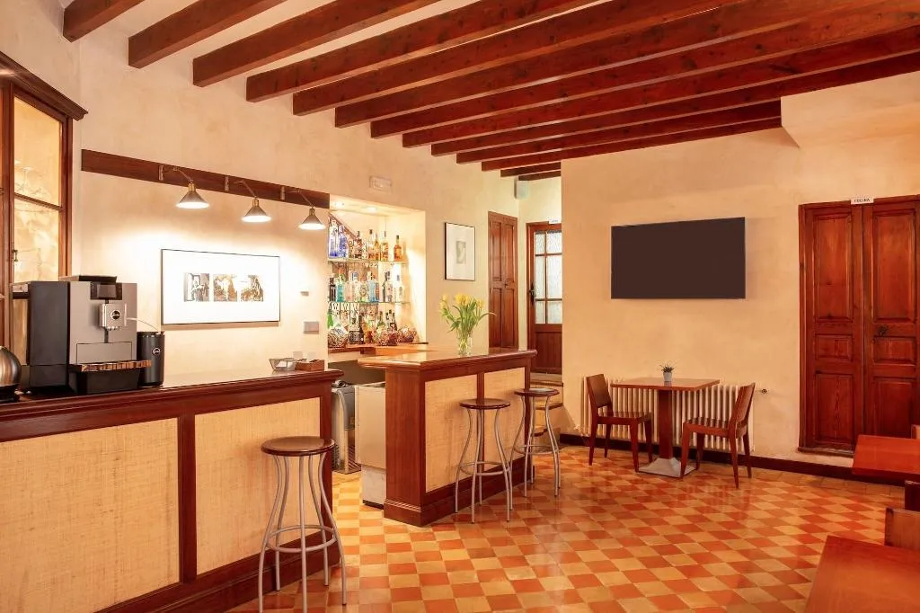 Bar, D'Es Puig, Majorca