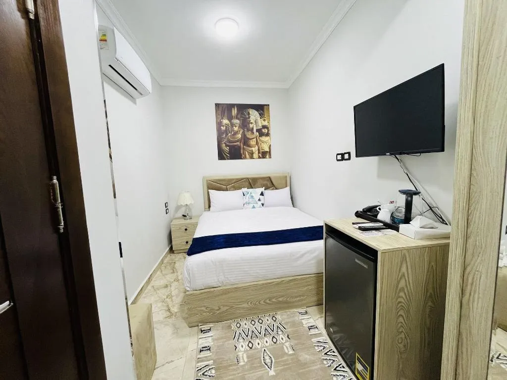 Room, Capital Of Pyramids Hotel, Cairo