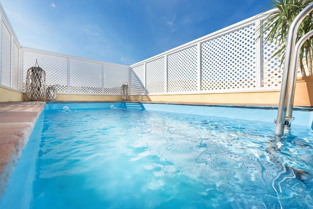 APARTMENT THREE BEDROOMS WITH PRIVATE POOL Room, Colina del Paraiso, Costa Del Sol