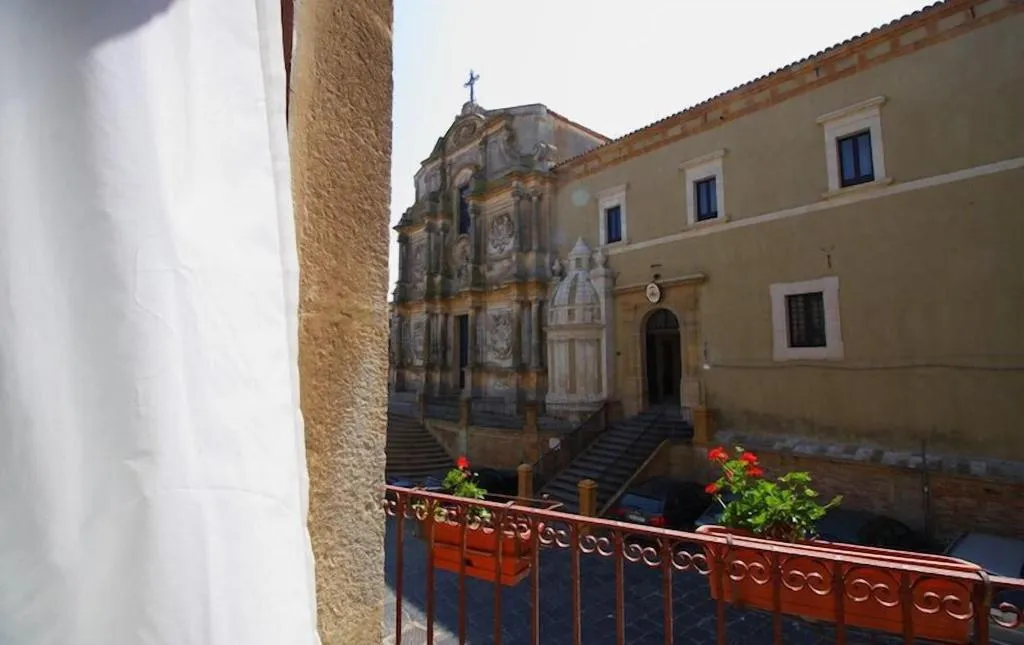 General view, Gualtiero Camere E Suite, Catania