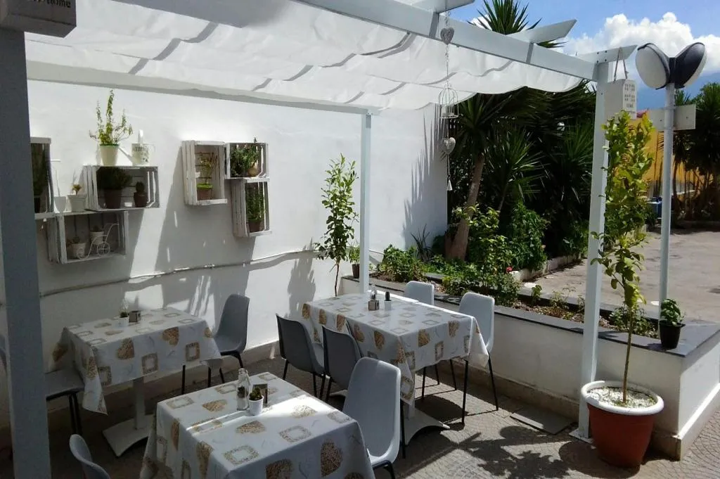 Terrace, B&B Sweet Home, Naples