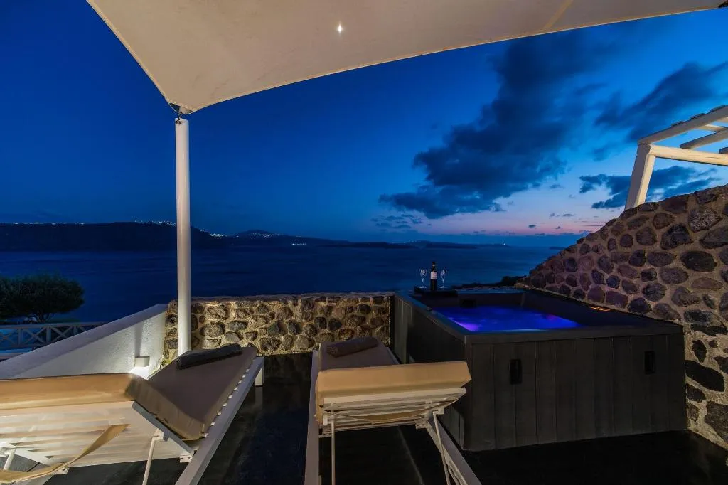 Room, Solstice Luxury Suites, Santorini