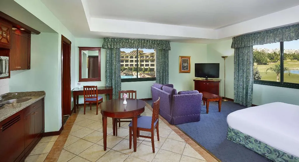 Room, Hilton Pyramids Golf, Cairo