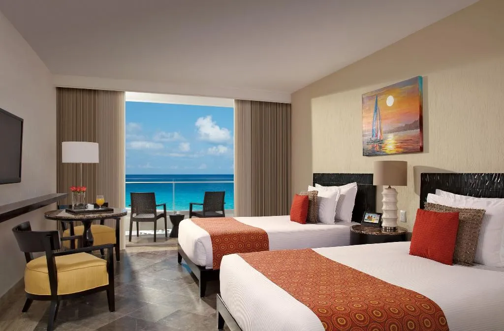 DOUBLE PARTIAL OCEAN VIEW TWO DOUBLE BEDS Room, Krystal Grand Cancun All Inclusive, Cancun Area