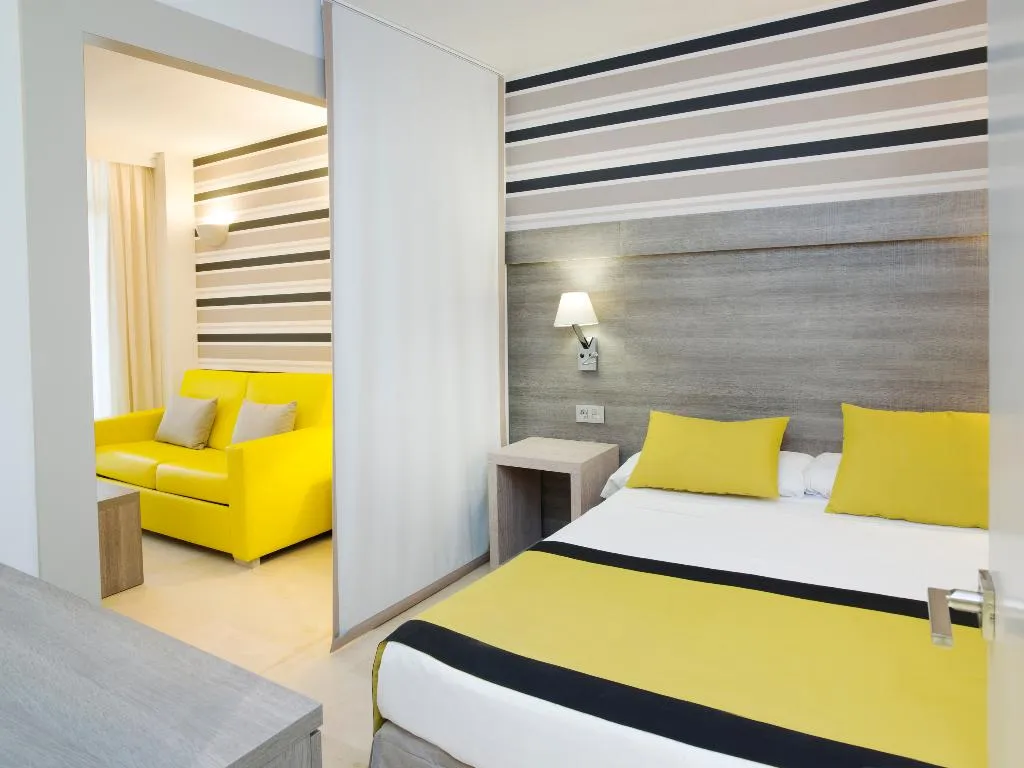 SUITE CAPACITY 5 TWO BEDROOMS Room, MS Aguamarina Costal del Sol, Costa Del Sol