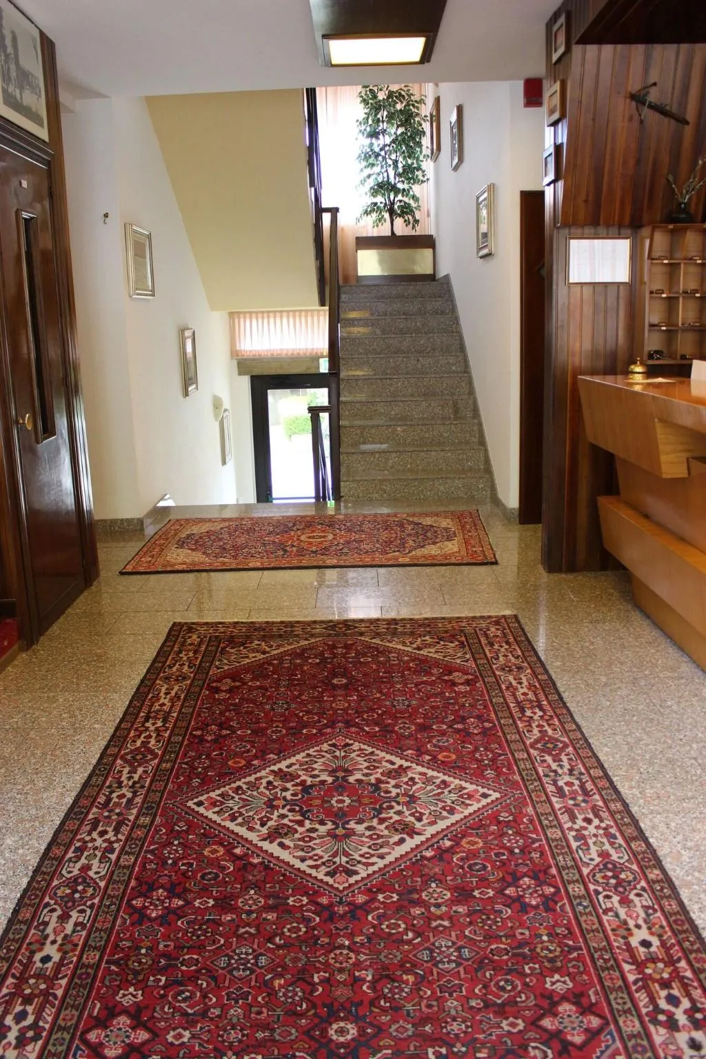 Lobby, Pinolo, Umbria