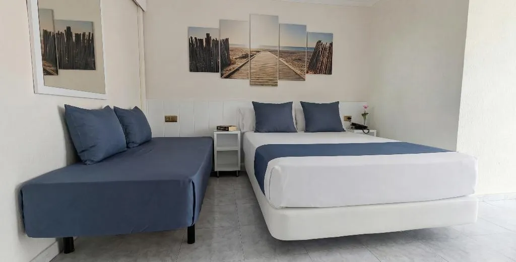 TRIPLE WITH BALCONY Room, Hotel Medium Claramar, Costa Brava