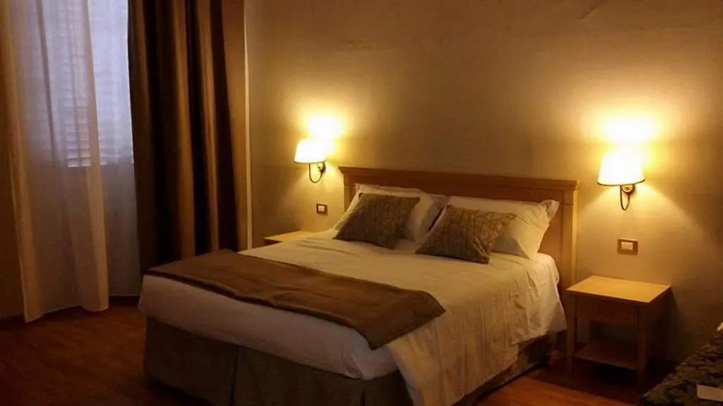 Room, HHB Hotel, Florence