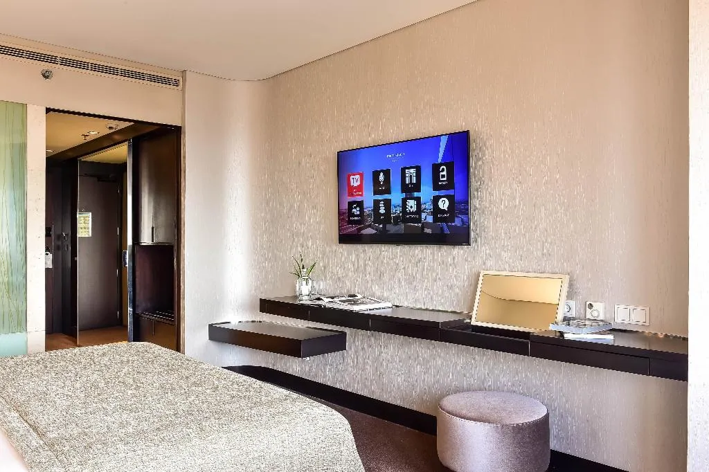 DOUBLE DELUXE Room, Porto Palacio by The Editory, Porto