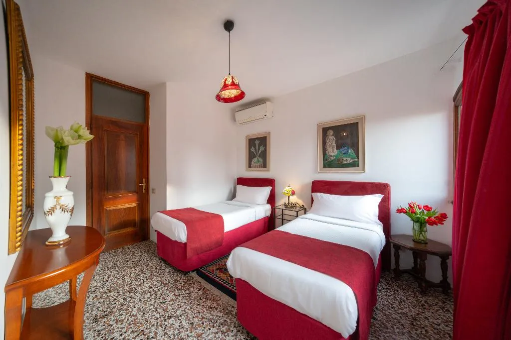 APARTMENT WITH TERRACE Room, Palazzo Sanluca, Venice