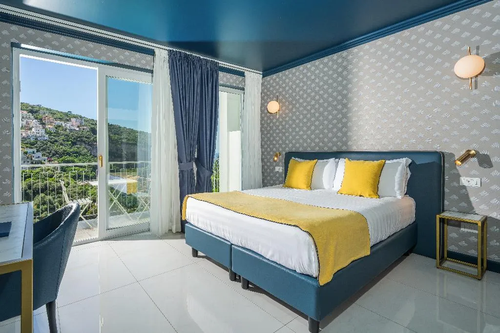 JUNIOR SUITE SEA VIEW WITH BALCONY Room, Mary Hotel, Naples