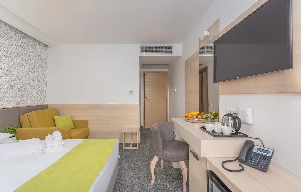 TRIPLE SEA VIEW WITH BALCONY Room, Aparthotel Adeo, Istria