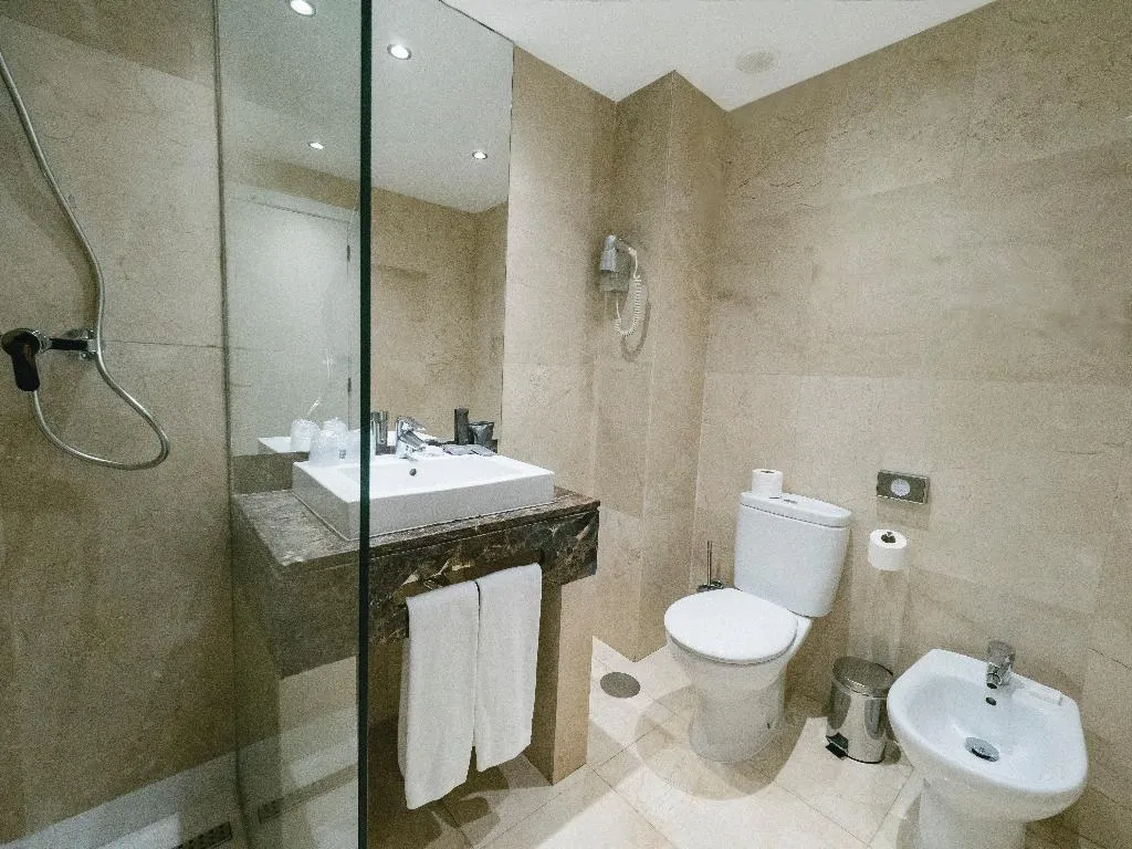 Double or Twin CLASSIC Room, Topázio Vibe Beach Hotel & Apartments, Algarve